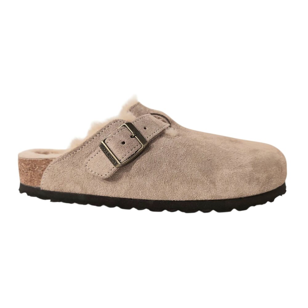 Birkenstock Slipper Boston VL Shearling 1028289 Taupe Suede Normaal - 4066648675068 Birkenstock Slipper Boston VL Shearling 1028289 Taupe Suede Normaal - 4066648675068